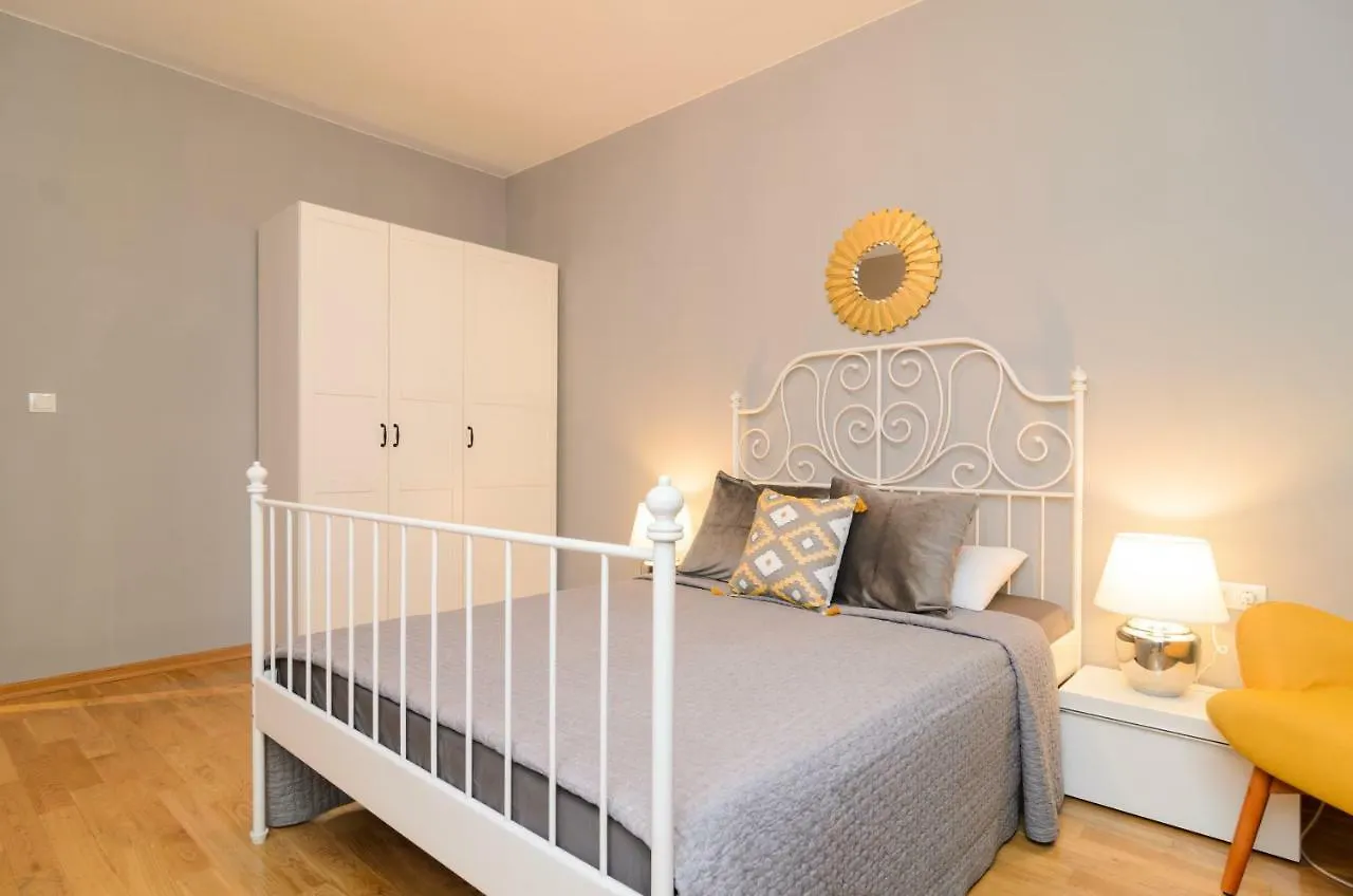 Rise & Shine Sofia Luxury Apartment By Flat Mаnager 0*,  ブルガリア